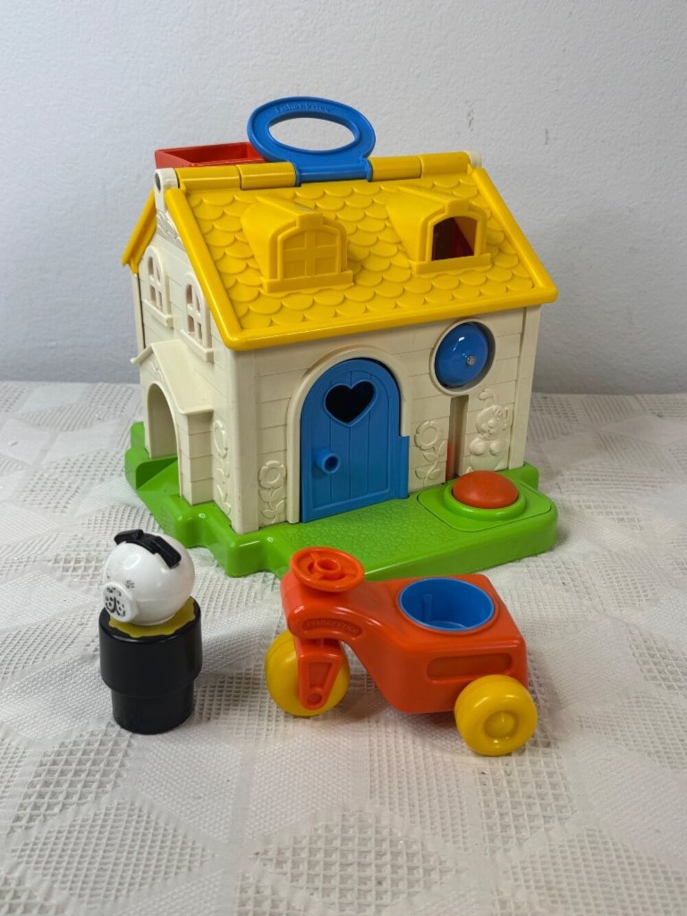 Vintage Fisher-Price 1984 Little People House Set 136 w Figurine & Tricycle